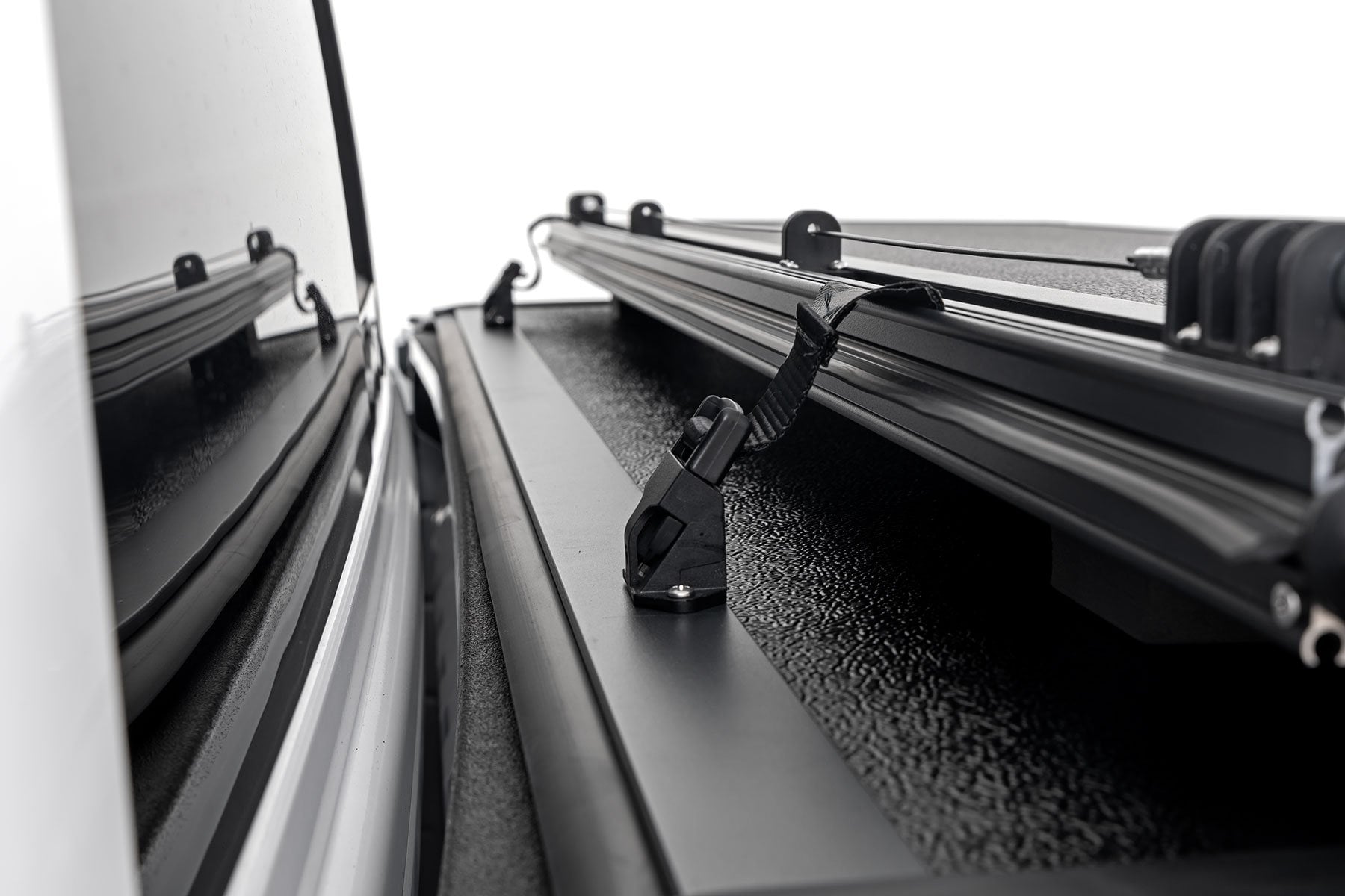 Hard Low Profile Bed Cover |6'4" | No Rambox | Ram 1500 (19-26)/1500 TRX (21-24)