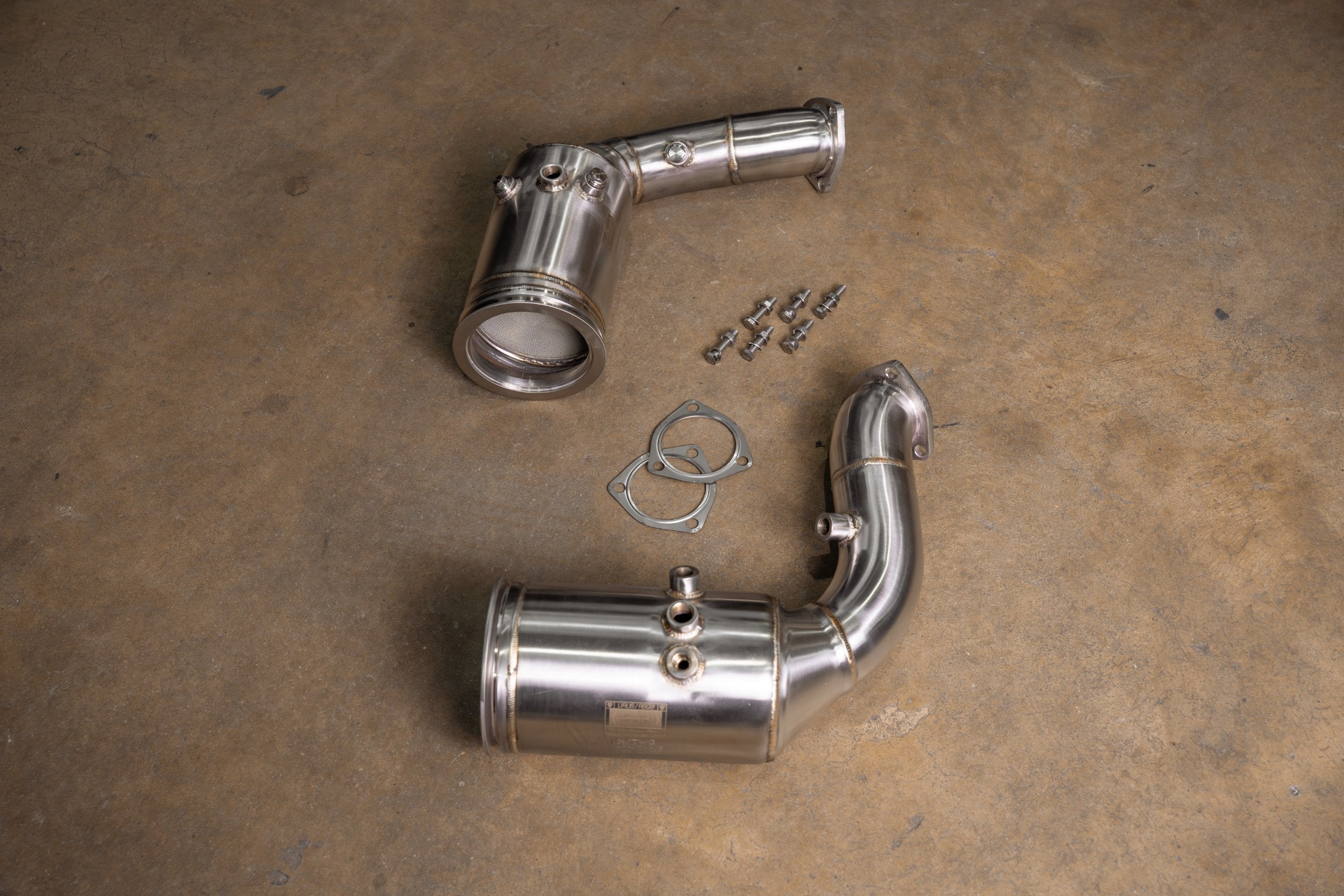 Lamborghini Urus 400 Cell Catted Downpipes