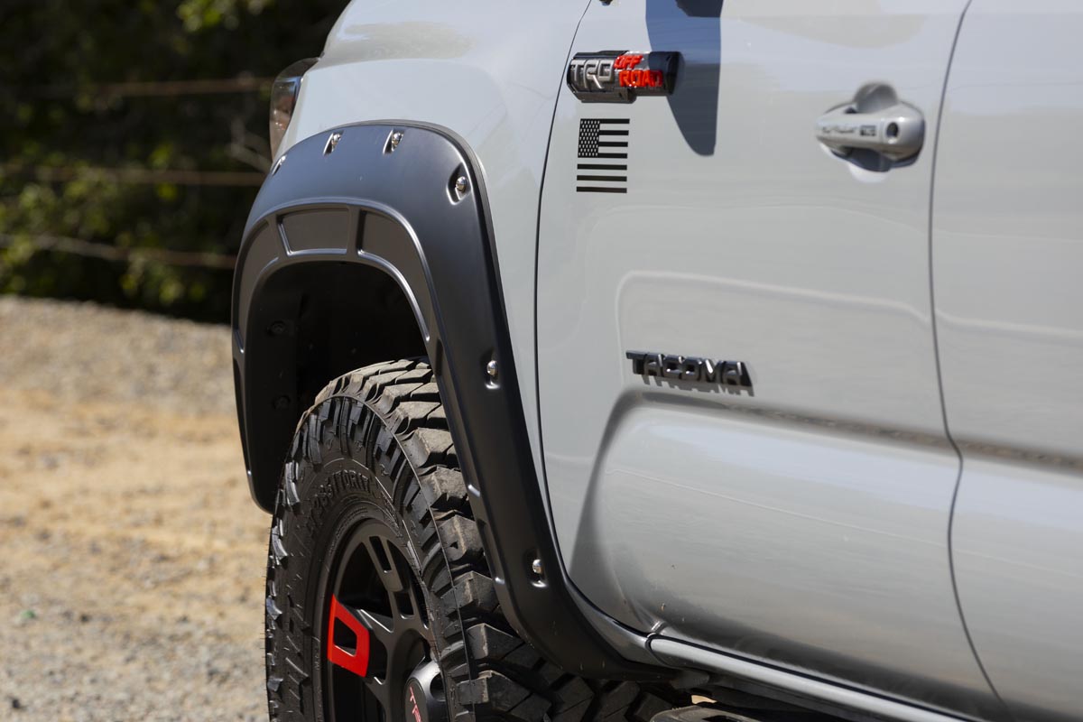 Defender Fender Flares | 8T6 Voodoo Blue | Toyota Tacoma 2WD/4WD (16-23)
