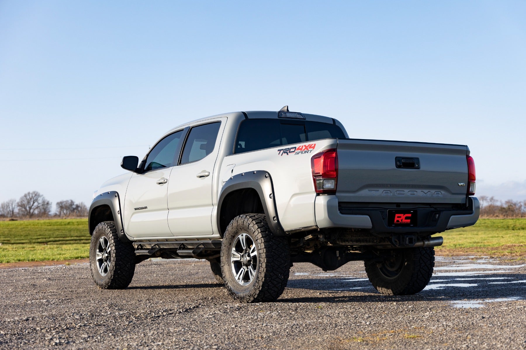 Pocket Fender Flares | 8T0 Blazing Blue | Toyota Tacoma 2WD/4WD (2016-2023)
